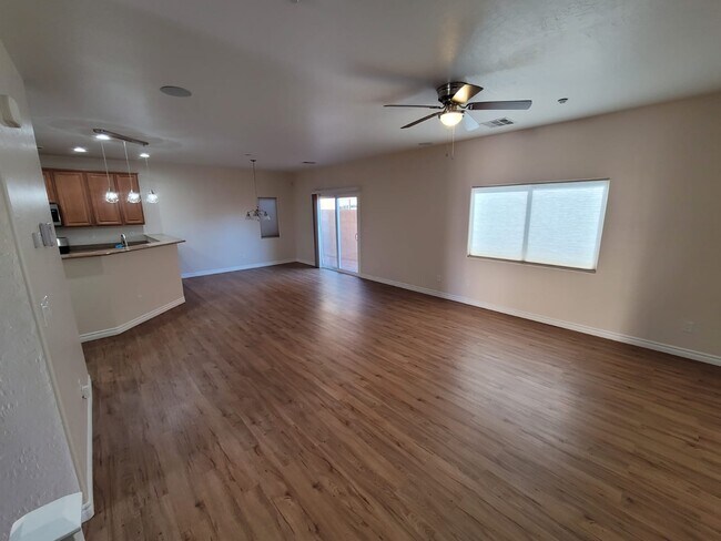 6221 Joaquin Hills Ct in Las Vegas, NV - Foto de edificio - Building Photo