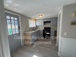 510 Ridgecrest Dr in High Point, NC - Building Photo - Building Photo