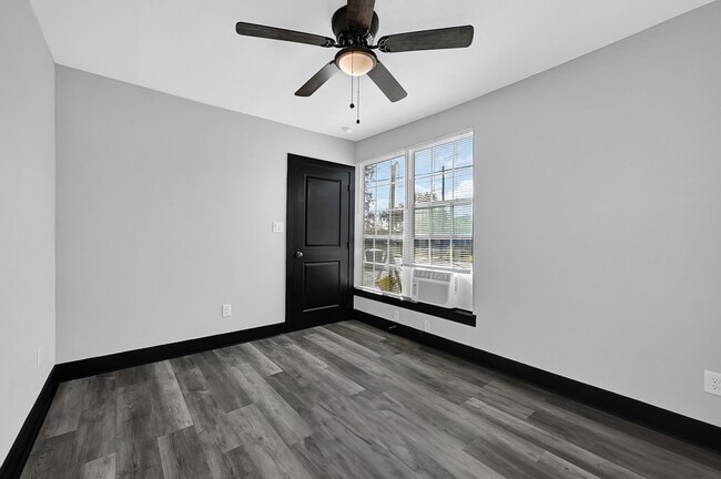 1313 10th St in Galena Park, TX - Building Photo - Building Photo