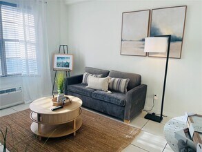 3030 Collins Ave in Miami, FL - Building Photo - Building Photo