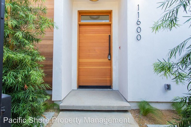 2515 Federal Ave in Los Angeles, CA - Foto de edificio - Building Photo