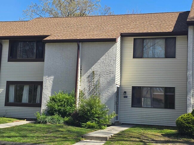 property at 2529 Cottonwood Ct