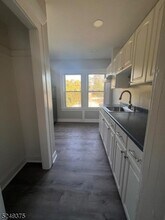 186 Old Rd-Unit -2 in Woodbridge Township, NJ - Building Photo - Building Photo