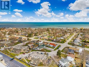 5-105 Woodlawn Ct in Grimsby, ON - Building Photo - Building Photo