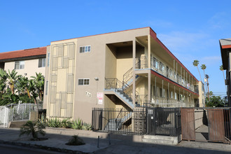 215 S Normandie Ave in Los Angeles, CA - Building Photo - Other