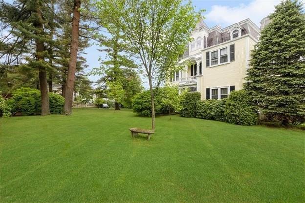 45 Ayrault St in Newport, RI - Building Photo - Building Photo