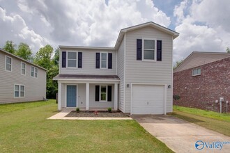 102 Whitestone Dr NE in Huntsville, AL - Building Photo - Building Photo