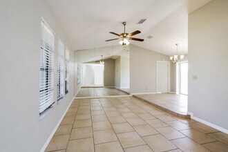 3406 SW 6th Ave in Cape Coral, FL - Foto de edificio - Building Photo