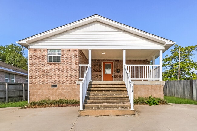 property at 313 S Neeley St