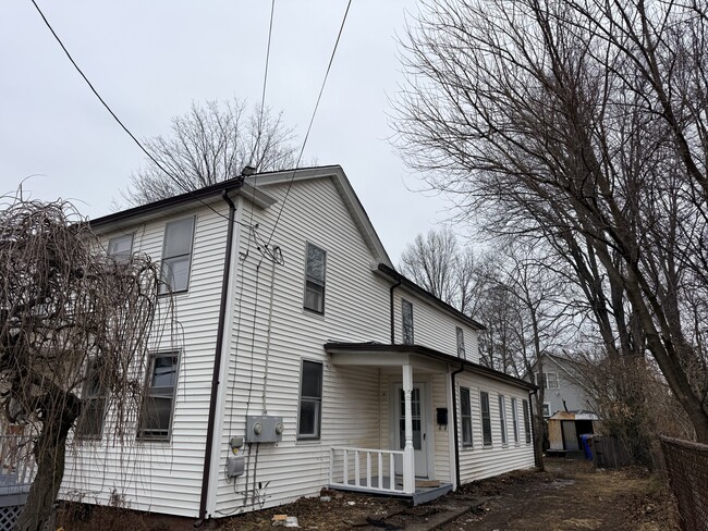 47 Maple Ave, Unit Maple