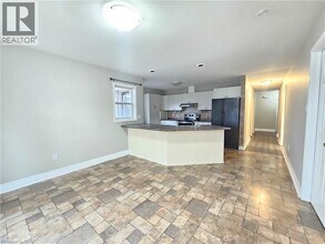 125 Municipal St in Guelph, ON - Building Photo - Building Photo