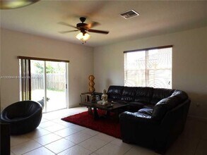 8963 SW 215th Ln in Cutler Bay, FL - Building Photo - Building Photo