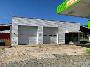 102 E Green St in Macclesfield, NC - Building Photo - Building Photo