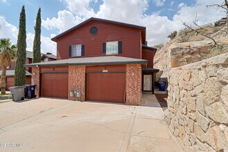 7235 Royal Arms Dr in El Paso, TX - Building Photo - Building Photo