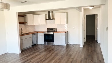 6403 Espana Dr in Fort Worth, TX - Foto de edificio - Building Photo