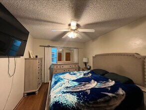 1334 E 1st St, Unit 2 in Long Beach, CA - Foto de edificio - Building Photo