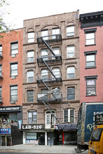 27 St Marks Pl in New York, NY - Building Photo - Primary Photo