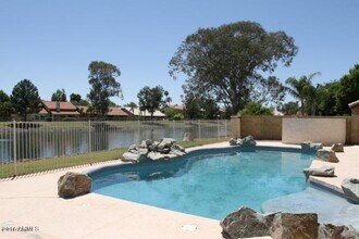 6933 W Sack Dr in Glendale, AZ - Building Photo - Building Photo