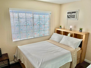 5333 Longridge Ave in Las Vegas, NV - Foto de edificio - Building Photo