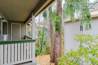 15850 NE 40th St in Redmond, WA - Foto de edificio - Building Photo