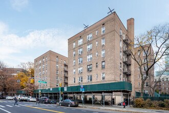 Kissena Senior Apartments in Flushing, NY - Foto de edificio - Building Photo