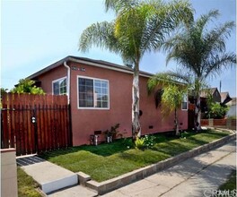 1502 S Redondo Blvd in Los Angeles, CA - Foto de edificio - Building Photo