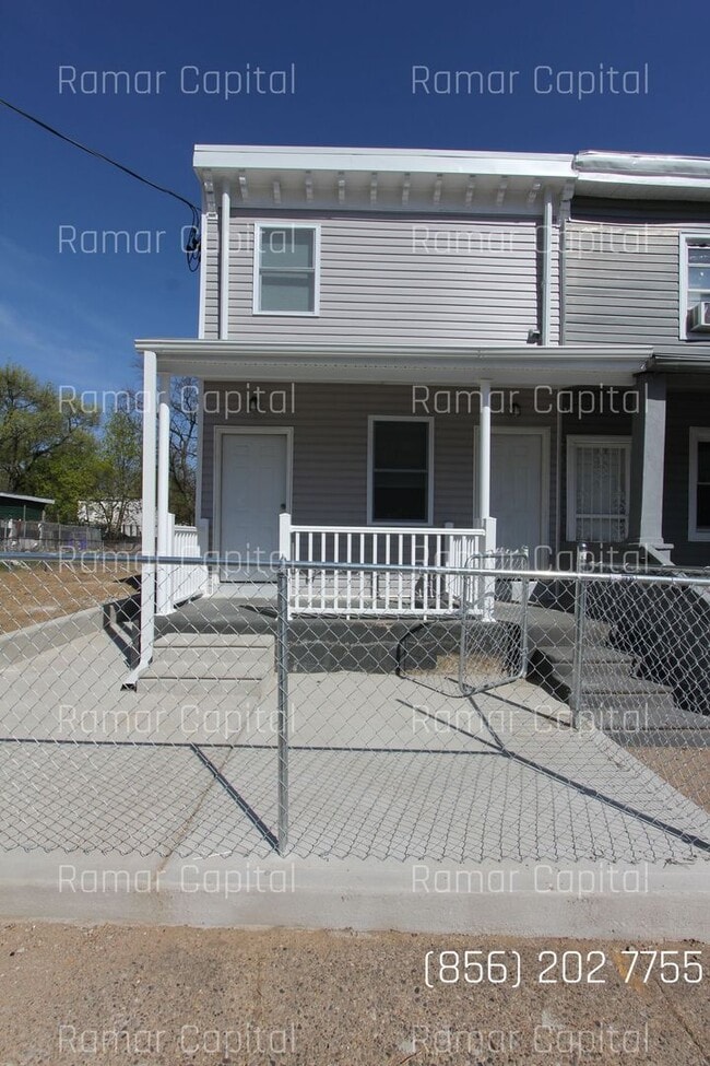 property at 2927 Thompson St