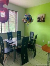 17660 NW 73rd Ave-Unit -206-3 in Hialeah, FL - Foto de edificio - Building Photo