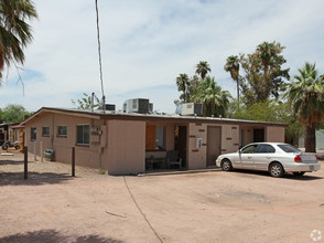 401 W 5th St in Tempe, AZ - Foto de edificio - Building Photo