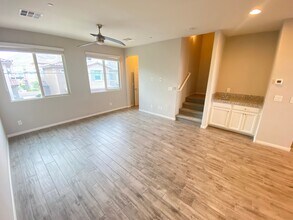 154 Petaluma Valley Dr in Las Vegas, NV - Building Photo - Building Photo