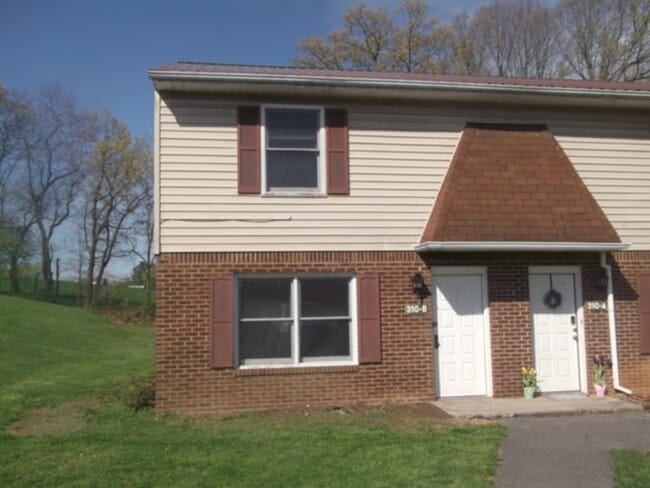 310 Teel St NE in Christiansburg, VA - Building Photo - Building Photo