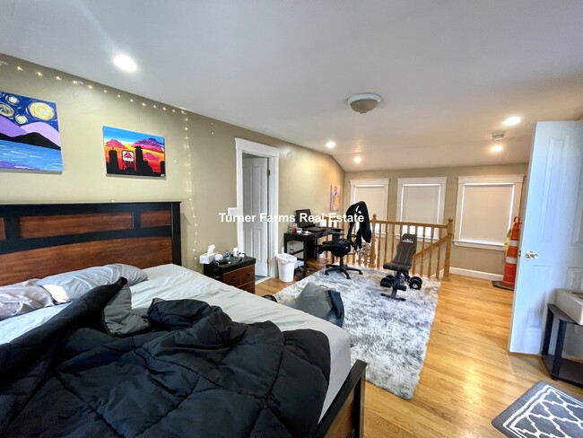 23 Iroquois St, Unit 1 in Boston, MA - Building Photo - Building Photo