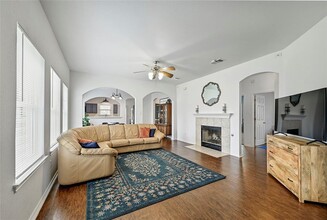 808 N Creek Blvd in Leander, TX - Building Photo - Building Photo