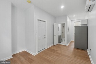 251 S 44th St in Philadelphia, PA - Building Photo - Building Photo