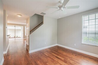 9917 Brompton Dr in Tampa, FL - Building Photo - Building Photo