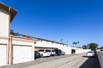 Dale Street Apartments in Garden Grove, CA - Building Photo - Building Photo