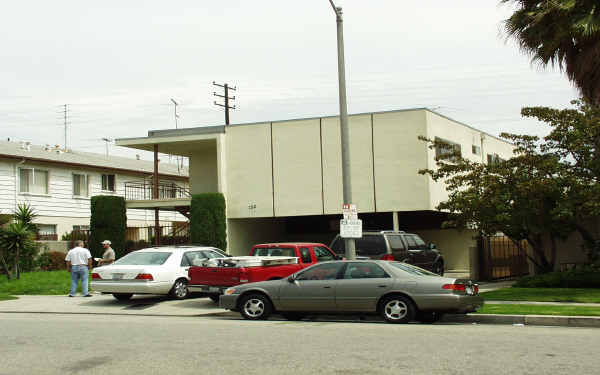 132 N Hayworth Ave in Los Angeles, CA - Foto de edificio