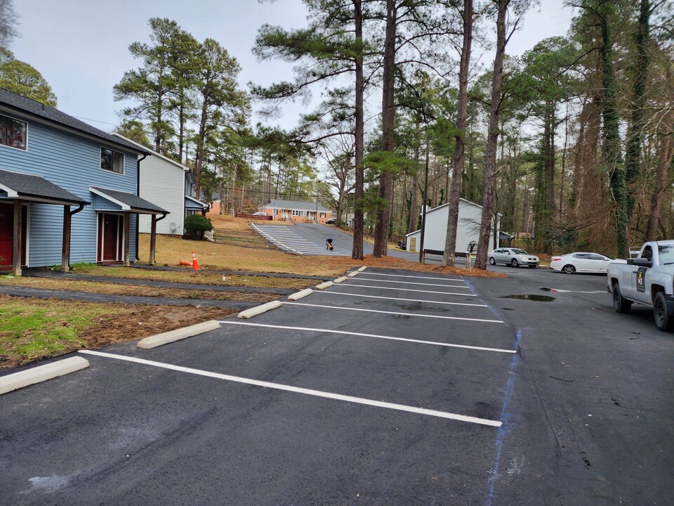 Willow Creek Apartments in Sanford, NC - Building Photo