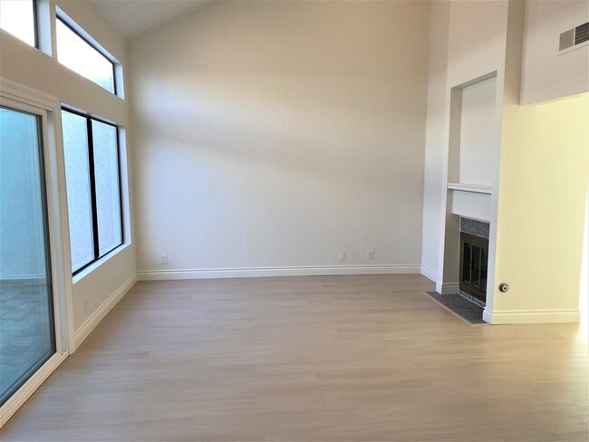 14 Navarre in Irvine, CA - Building Photo - Building Photo