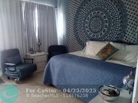 725 SW 11th Ave in Hallandale Beach, FL - Building Photo