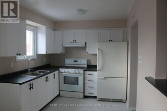 51 Sholto Dr in London, ON - Building Photo - Building Photo