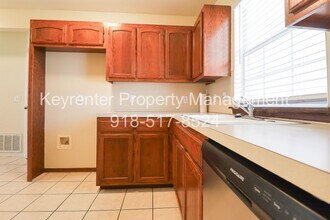 318 E Will Rogers Blvd in Claremore, OK - Building Photo - Building Photo