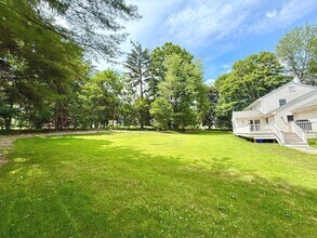 203 Skyline Ln, Unit 3 floor in Stamford, CT - Building Photo - Building Photo