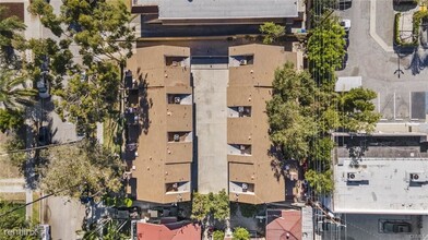 415 W Elk Ave-Unit -Apt 5 in Glendale, CA - Foto de edificio - Building Photo