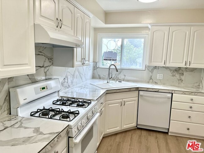 1033 Euclid St in Santa Monica, CA - Foto de edificio - Building Photo