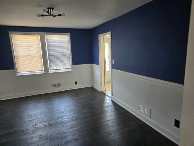 3518 Elmora Ave in Baltimore, MD - Building Photo - Building Photo