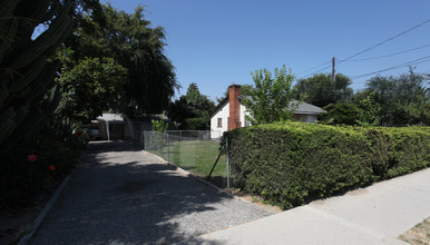 11035 Bryant Rd in El Monte, CA - Foto de edificio - Building Photo