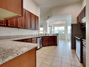 6226 Bridgevista Dr in Lithia, FL - Foto de edificio - Building Photo