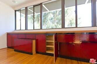 11007 Strathmore Dr in Los Angeles, CA - Building Photo - Building Photo