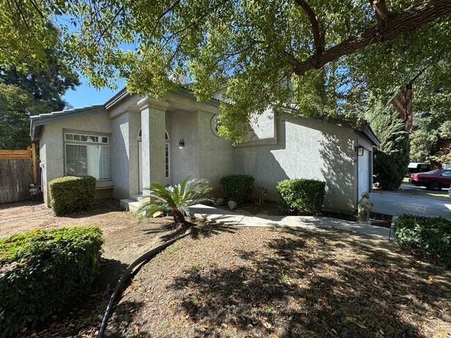 8713 Willow Spring Ct in Bakersfield, CA - Building Photo - Building Photo